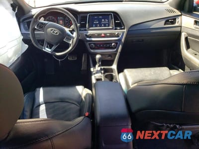Zdjęcie 8 z 13 samochodu: 2018 HYUNDAI SONATA SPORT VIN:5NPE34AF1JH606497 - miniatura