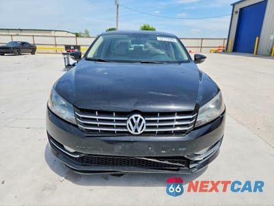 Piąte zdjęcie samochodu w środku: 2012 VOLKSWAGEN PASSAT SEL VIN:1VWCM7A36CC009255 - miniatura