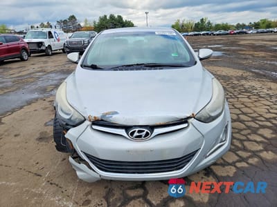 Piąte zdjęcie samochodu w środku: 2016 HYUNDAI ELANTRA VIN:5NPDH4AE5GH654503 - miniatura
