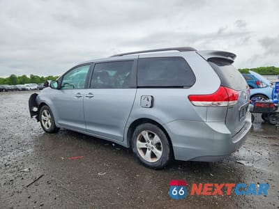 Drugie zdjęcie samochodu z przodu: 2013 TOYOTA SIENNA LE VIN:5TDKK3DCXDS390973 - miniatura