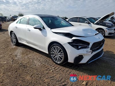 Czwarte zdjęcie samochodu z boku: 2024 MERCEDES-BENZ CLA 250 4MATIC VIN:W1K5J4HB7RN450797 - miniatura