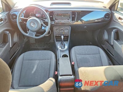 Zdjęcie 8 z 12 samochodu: 2014 VOLKSWAGEN BEETLE VIN:3VWF17AT2EM642052 - miniatura