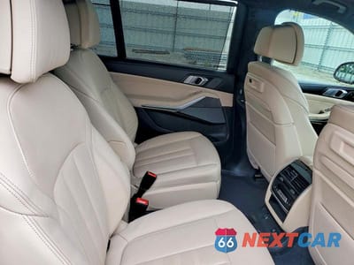 Zdjęcie 11 z 14 samochodu: 2021 BMW X7 XDRIVE40I VIN:5UXCW2C00M9G06579 - miniatura