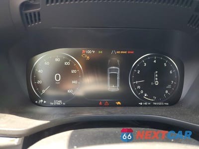 Zdjęcie 9 z 13 samochodu: 2018 VOLVO XC60 T5 R-DESIGN VIN:YV4102RM6J1023927 - miniatura