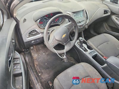 Zdjęcie 8 z 13 samochodu: 2018 CHEVROLET CRUZE LT VIN:3G1BE6SM7JS624605 - miniatura