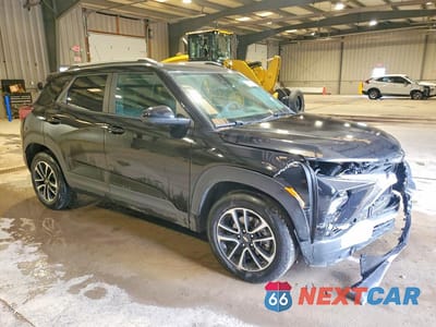 Czwarte zdjęcie samochodu z boku: 2025 CHEVROLET TRAILBLAZER LT VIN:KL79MPSLXSB189336 - miniatura