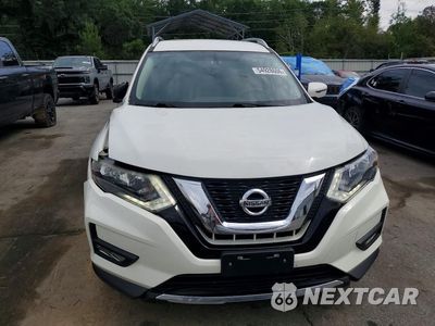 Piąte zdjęcie samochodu w środku: 2017 NISSAN ROGUE S VIN:5N1AT2MV5HC787014 - miniatura