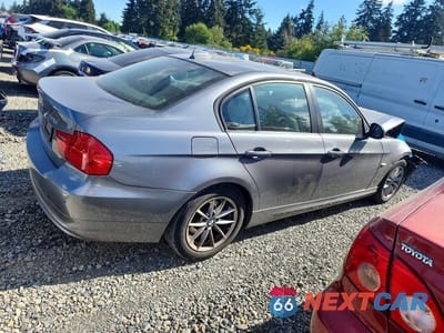 Trzecie zdjęcie samochodu z tyłu: 2010 BMW 328 I SULEV VIN:WBAPH5C56AA439367 - miniatura