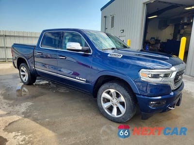 Czwarte zdjęcie samochodu z boku: 2022 RAM 1500 LIMITED VIN:1C6SRFHTXNN332724 - miniatura