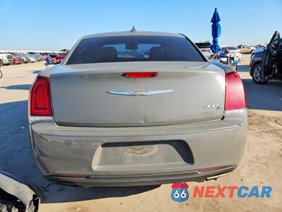 Zdjęcie 6 z 13 samochodu: 2019 CHRYSLER 300 S VIN:2C3CCABG4KH516112 - miniatura