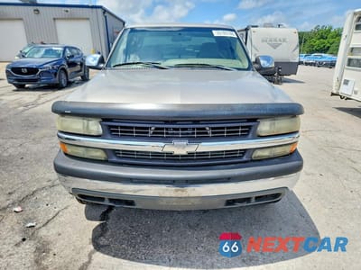 Piąte zdjęcie samochodu w środku: 2002 CHEVROLET SILVERADO K1500 VIN:2GCEK19TX21352240 - miniatura