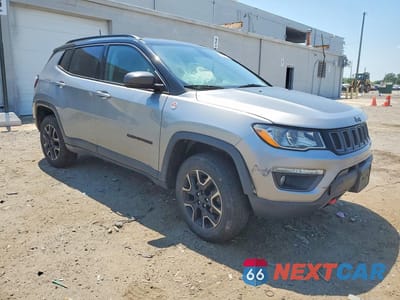 Czwarte zdjęcie samochodu z boku: 2019 JEEP COMPASS TRAILHAWK VIN:3C4NJDDB0KT759825 - miniatura