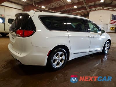 Trzecie zdjęcie samochodu z tyłu: 2017 CHRYSLER PACIFICA TOURING L PLUS VIN:2C4RC1EG2HR599706 - miniatura