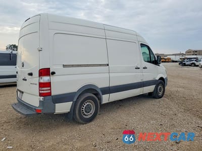 Trzecie zdjęcie samochodu z tyłu: 2014 MERCEDES-BENZ 2500 CREW VIN:WD3PE7CC1E5855762 - miniatura