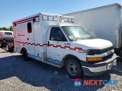Czwarte zdjęcie samochodu z boku: 2019 CHEVROLET EXPRESS G3500 AMBULANCE VIN:1GB3GRCG6K1255632 - miniatura
