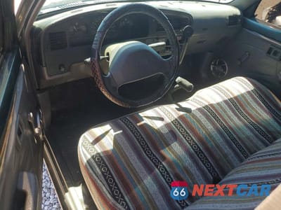 Zdjęcie 8 z 12 samochodu: 1993 TOYOTA PICKUP BASE VIN:4TARN81A6PZ150677 - miniatura