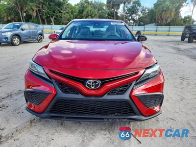 Piąte zdjęcie samochodu w środku: 2022 TOYOTA CAMRY SE VIN:4T1G11AK2NU041503 - miniatura
