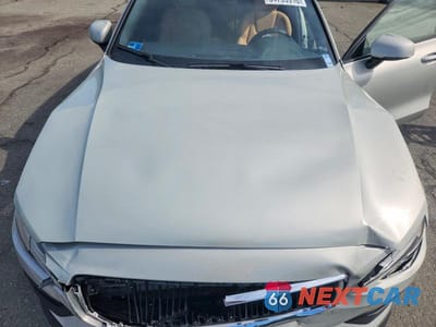 Zdjęcie 11 z 12 samochodu: 2020 VOLVO V60 CROSS COUNTRY T5 MOMENTUM VIN:YV4102WK4L1048394 - miniatura