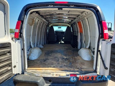 Zdjęcie 10 z 13 samochodu: 2019 CHEVROLET EXPRESS 2500 CARGO DELIVERY VAN VIN:1GCWGBFG0K1322964 - miniatura