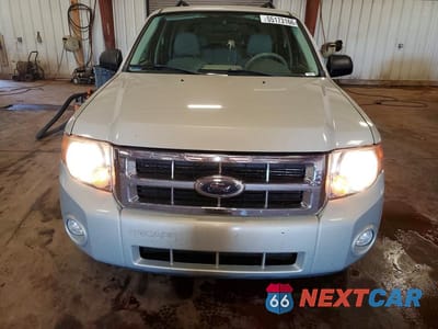 Piąte zdjęcie samochodu w środku: 2008 FORD ESCAPE XLT VIN:1FMCU93178KA64445 - miniatura
