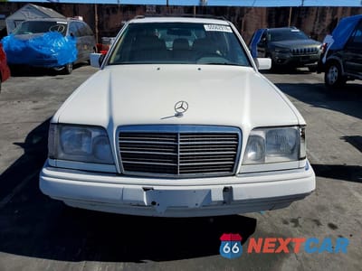 Piąte zdjęcie samochodu w środku: 1995 MERCEDES-BENZ E 320 VIN:WDBEA92E3SF304552 - miniatura