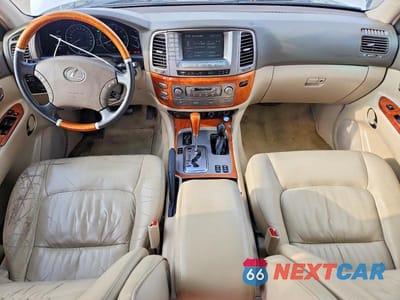 Zdjęcie 8 z 12 samochodu: 2004 LEXUS LX 470 VIN:JTJHT00W143540053 - miniatura