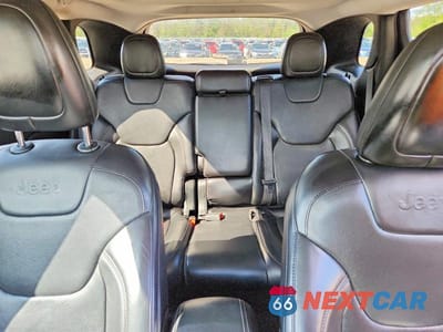 Zdjęcie 10 z 13 samochodu: 2019 JEEP CHEROKEE LIMITED VIN:1C4PJMDXXKD422539 - miniatura