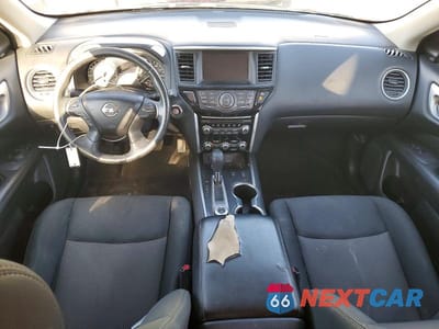 Zdjęcie 8 z 14 samochodu: 2018 NISSAN PATHFINDER SV VIN:5N1DR2MM9JC603119 - miniatura