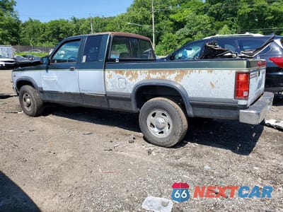 Drugie zdjęcie samochodu z przodu: 1996 DODGE DAKOTA VIN:1B7GG23X1TS551304 - miniatura