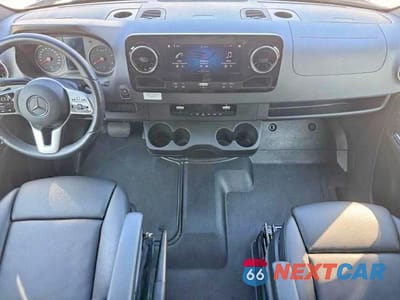 Zdjęcie 8 z 15 samochodu: 2022 MERCEDES-BENZ SPRINTER 2500 VIN:W1X4EBHY0NP484324 - miniatura