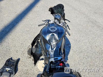Zdjęcie 6 z 9 samochodu: 2025 KAWASAKI ZX1002 M VIN:JKBZXVM16SA010036 - miniatura