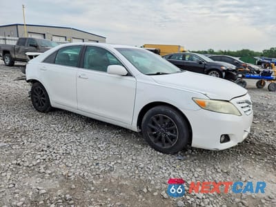 Czwarte zdjęcie samochodu z boku: 2011 TOYOTA CAMRY XLE V6 VIN:4T1BK3EK4BU609811 - miniatura