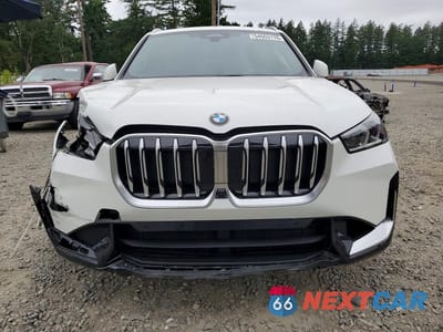 Piąte zdjęcie samochodu w środku: 2025 BMW X1 XDRIVE28I VIN:WBX73EF08S5083907 - miniatura