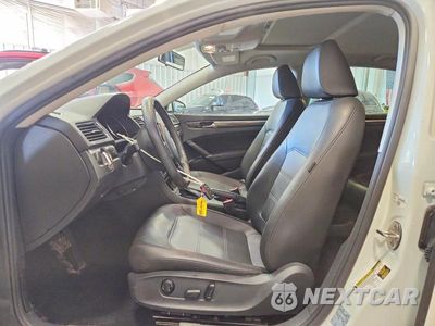 Zdjęcie 7 z 12 samochodu: 2018 VOLKSWAGEN PASSAT SE VIN:1VWBA7A3XJC021989 - miniatura