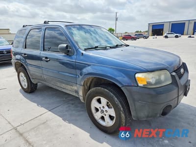 Czwarte zdjęcie samochodu z boku: 2006 FORD ESCAPE XLT VIN:1FMYU03106KA18700 - miniatura