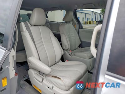 Zdjęcie 11 z 13 samochodu: 2014 TOYOTA SIENNA XLE 7-PASSENGER VIN:5TDDK3DC4ES075208 - miniatura