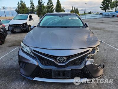 Piąte zdjęcie samochodu w środku: 2018 TOYOTA CAMRY XSE VIN:4T1B61HK6JU105862 - miniatura