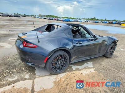 Trzecie zdjęcie samochodu z tyłu: 2024 MAZDA MX-5 MIATA GRAND TOURING VIN:JM1NDAM78R0607526 - miniatura