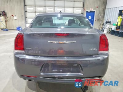 Zdjęcie 6 z 12 samochodu: 2017 CHRYSLER 300 S VIN:2C3CCAGG6HH512497 - miniatura