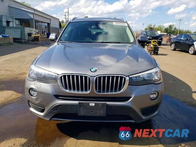 Piąte zdjęcie samochodu w środku: 2017 BMW X3 SDRIVE28I VIN:5UXWZ7C39H0X40073 - miniatura