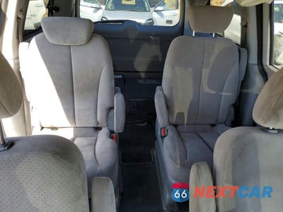 Zdjęcie 10 z 13 samochodu: 2008 HYUNDAI ENTOURAGE GLS VIN:KNDMC233X86049015 - miniatura