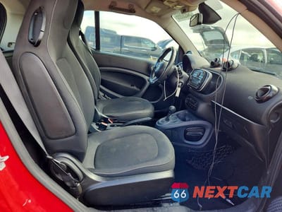 Zdjęcie 10 z 12 samochodu: 2018 SMART FORTWO VIN:WMEFJ9BA0JK283377 - miniatura
