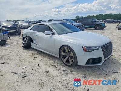 Czwarte zdjęcie samochodu z boku: 2013 AUDI RS5 VIN:WUAC6AFR0DA901685 - miniatura