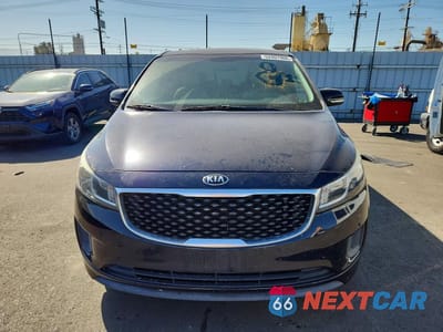 Piąte zdjęcie samochodu w środku: 2017 KIA SEDONA LX VIN:KNDMB5C17H6246758 - miniatura