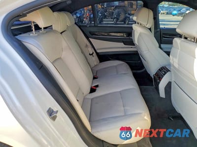 Zdjęcie 10 z 12 samochodu: 2013 BMW 740 I VIN:WBAYA6C50DC995312 - miniatura