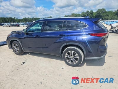 Drugie zdjęcie samochodu z przodu: 2021 TOYOTA HIGHLANDER XLE VIN:5TDGZRAH4MS530343 - miniatura