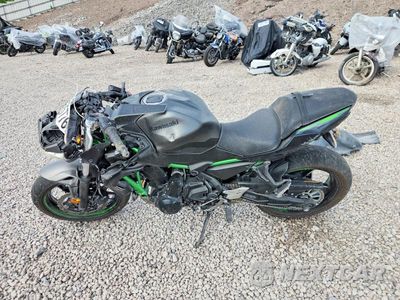 Trzecie zdjęcie samochodu z tyłu: 2023 KAWASAKI ER650 N VIN:ML5EREN17PDA99877 - miniatura