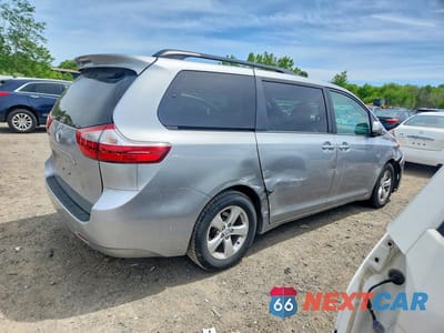 Trzecie zdjęcie samochodu z tyłu: 2017 TOYOTA SIENNA LE VIN:5TDKZ3DC7HS875654 - miniatura