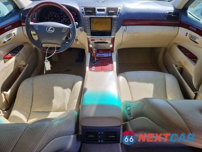 Zdjęcie 8 z 12 samochodu: 2010 LEXUS LS 460 VIN:JTHBL5EFXA5092019 - miniatura