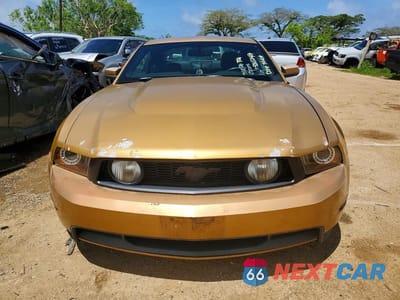 Piąte zdjęcie samochodu w środku: 2010 FORD MUSTANG GT VIN:1ZVBP8CHXA5164717 - miniatura